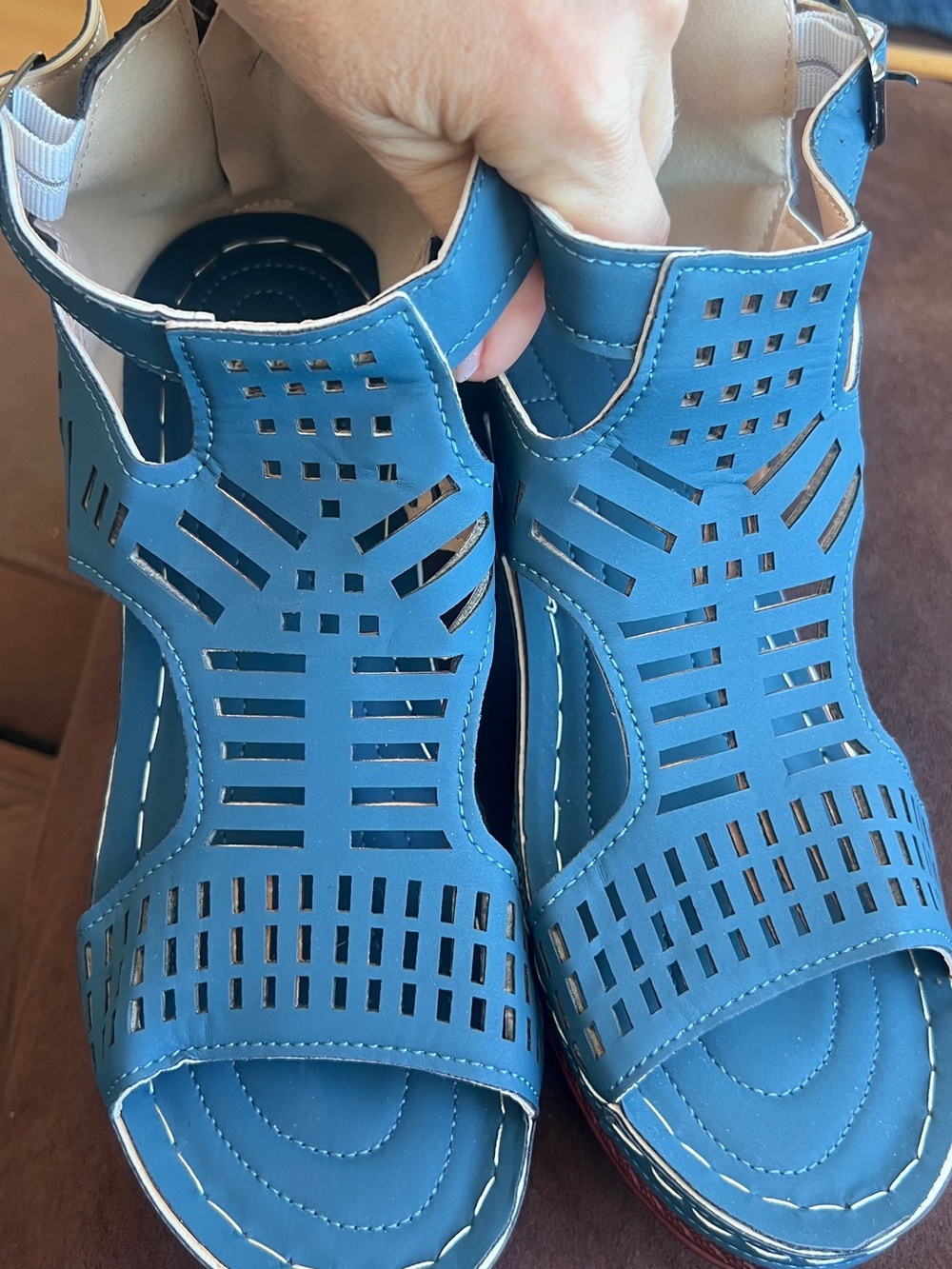 Navy Blue Cutout Block Heel Sandals – Size 40 (EU 40 / US 9) - Picture 7 of 11